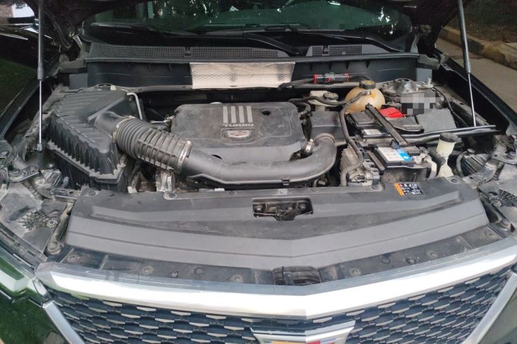 Used Cadillac XT6 2022 2.0T Six-Seater Two-Wheel-Drive Luxury Version Engine Bay