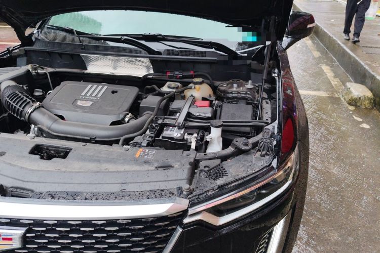 Used Cadillac XT6 2022 2.0T 7-Seater Four-Wheel Drive Luxury Version Engine Bay Left
