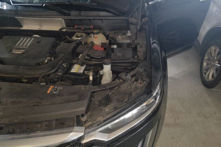 Used Cadillac XT6 2022 2.0T Six-Seater Four-Wheel Drive Luxury Version Engine Bay Left