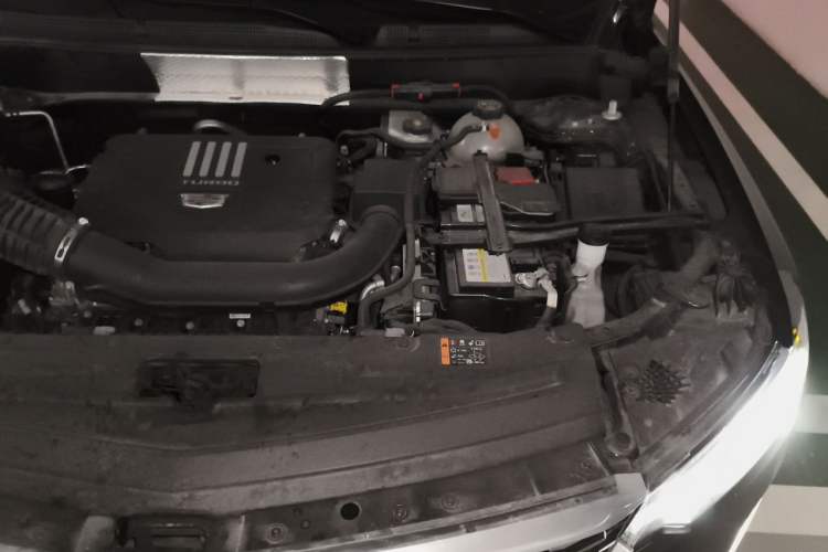 Used Cadillac XT6 2022 2.0T Six-Seater Two-Wheel-Drive Luxury Version Engine Bay Left