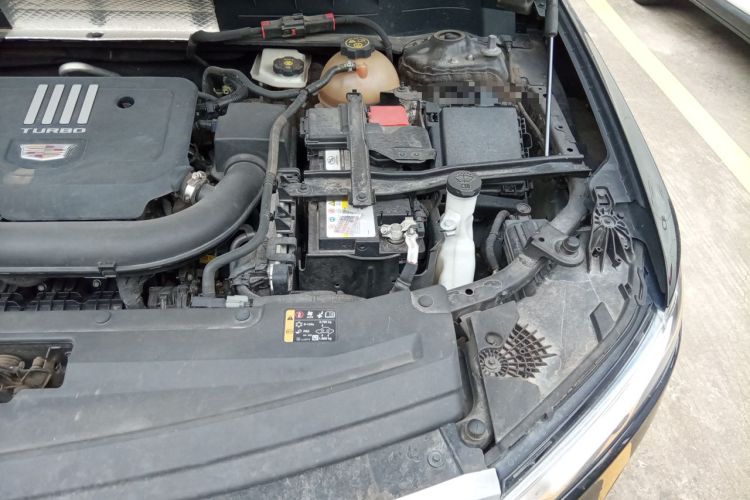 Used Cadillac XT6 2022 2.0T Six-Seater Two-Wheel-Drive Luxury Version Engine Bay Left