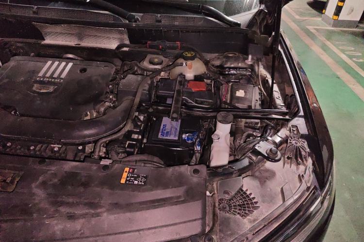 Used Cadillac XT6 2022 2.0T 7-Seater Two-Wheel Drive Luxury Version Engine Bay Left