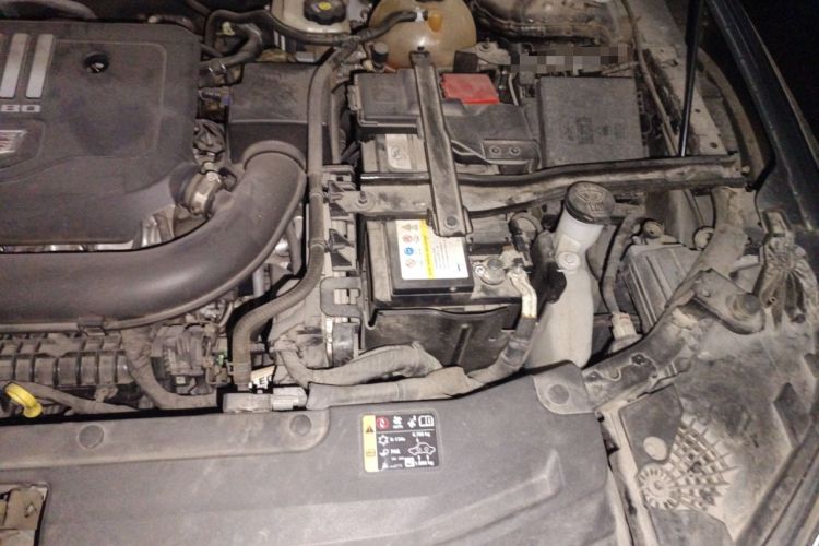 Used Cadillac XT6 2022 2.0T Six-Seater Four-Wheel Drive Luxury Version Engine Bay Left