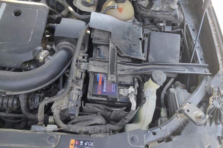 Used Cadillac XT6 2022 2.0T Six-Seater Two-Wheel-Drive Luxury Version Engine Bay Left