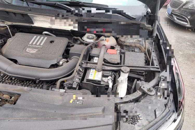 Used Cadillac XT6 2022 2.0T Six-Seater Four-Wheel-Drive Luxury Version Engine Bay Left