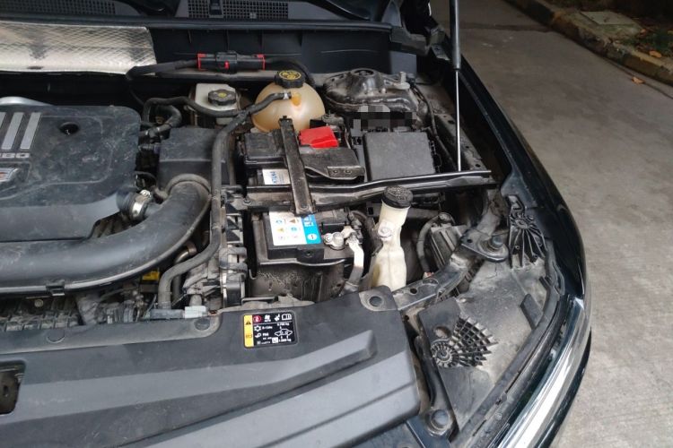 Used Cadillac XT6 2022 2.0T Six-Seater Two-Wheel-Drive Luxury Version Engine Bay Left