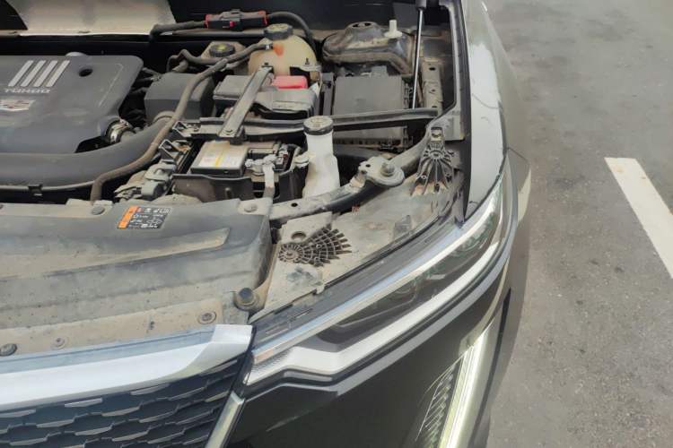 Used Cadillac XT6 2022 2.0T 7-Seater Two-Wheel Drive Luxury Version Engine Bay Left