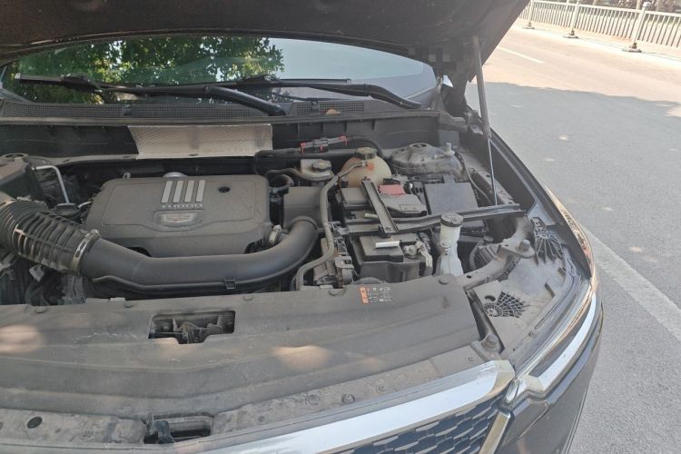 Used Cadillac XT6 2022 2.0T 7-Seater Four-Wheel Drive Luxury Standard Edition Engine Bay Left