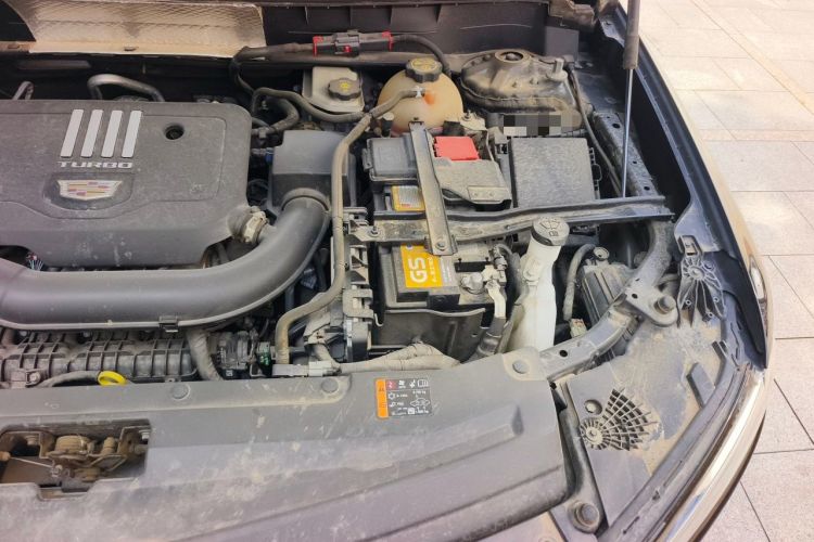 Used Cadillac XT6 2022 2.0T Six-Seater Four-Wheel-Drive Luxury Version Engine Bay Left