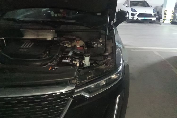Used Cadillac XT6 2022 2.0T Six-Seater Two-Wheel-Drive Luxury Version Engine Bay Left