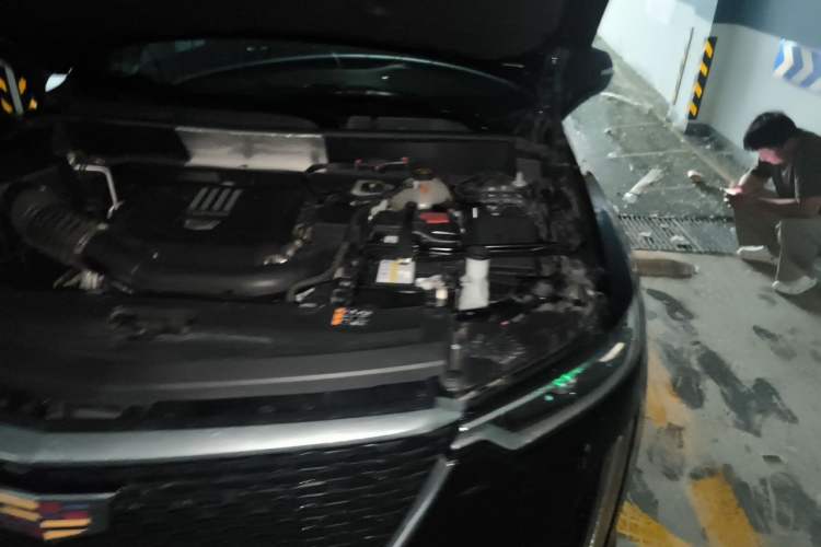 Used Cadillac XT6 2022 2.0T Six-Seater Two-Wheel-Drive Luxury Version Engine Bay Left