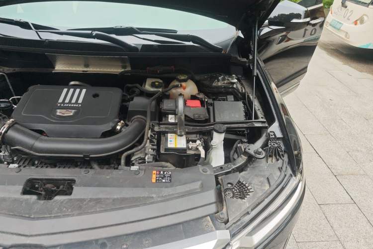 Used Cadillac XT6 2022 2.0T Six-Seater Four-Wheel Drive Luxury Version Engine Bay Left