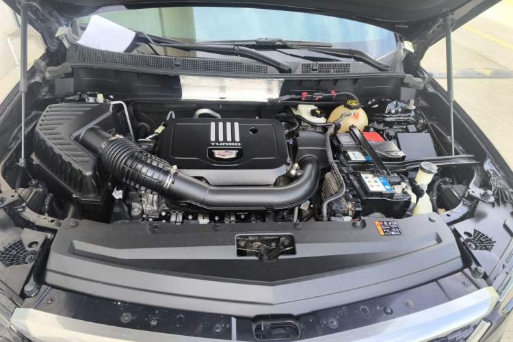 Used Cadillac XT6 2022 2.0T Six-Seater Four-Wheel-Drive Luxury Version Engine Bay