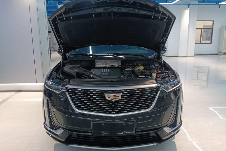 Used Cadillac XT6 2022 2.0T Six-Seater Two-Wheel-Drive Luxury Version Engine Bay