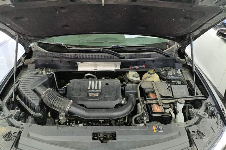 Used Cadillac XT6 2022 2.0T Six-Seater Two-Wheel-Drive Luxury Version Engine Bay