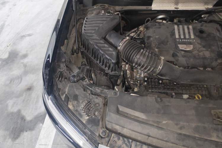 Used Cadillac XT6 2022 2.0T Six-Seater Four-Wheel Drive Luxury Version Engine Bay Right