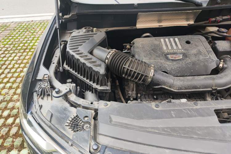 Used Cadillac XT6 2022 2.0T 7-Seater Four-Wheel-Drive Luxury Version Engine Bay Right