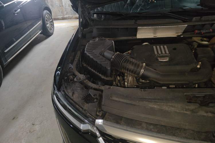 Used Cadillac XT6 2022 2.0T Six-Seater Four-Wheel Drive Luxury Version Engine Bay Right