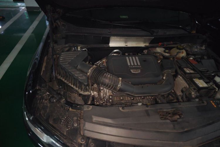 Used Cadillac XT6 2022 2.0T Six-Seater Four-Wheel-Drive Luxury Version Engine Bay Right