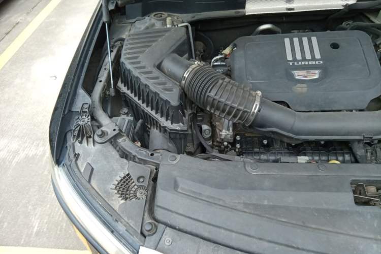 Used Cadillac XT6 2022 2.0T Six-Seater Two-Wheel-Drive Luxury Version Engine Bay Right