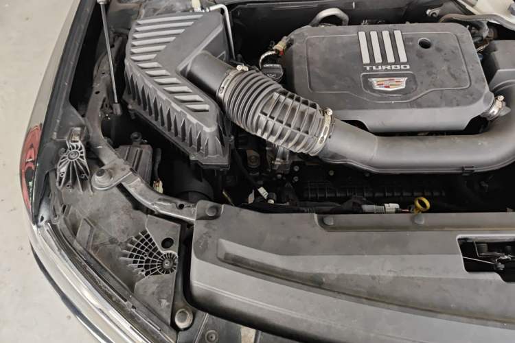 Used Cadillac XT6 2022 2.0T 7-Seater Four-Wheel-Drive Luxury Version Engine Bay Right