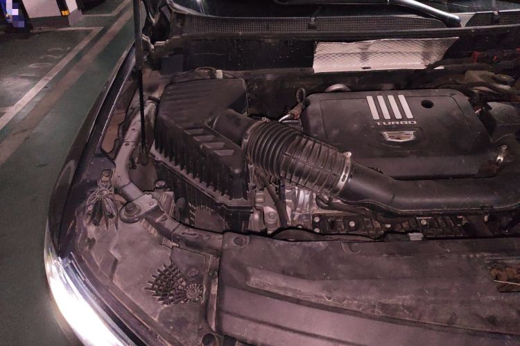 Used Cadillac XT6 2022 2.0T 7-Seater Two-Wheel Drive Luxury Version Engine Bay Right