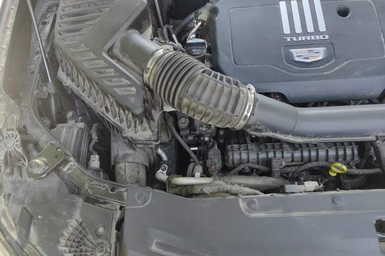Used Cadillac XT6 2022 2.0T Six-Seater Two-Wheel-Drive Luxury Version Engine Bay Right