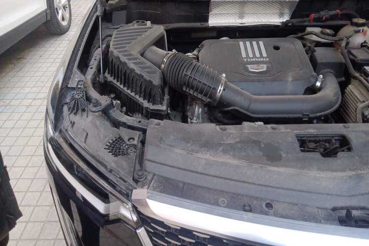 Used Cadillac XT6 2022 2.0T 7-Seater Four-Wheel Drive Luxury Standard Edition Engine Bay Right