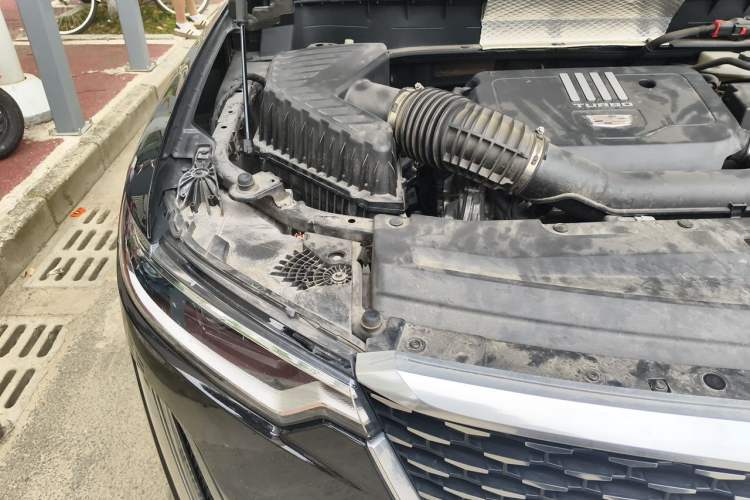Used Cadillac XT6 2022 2.0T Six-Seater Four-Wheel-Drive Luxury Standard Edition Engine Bay Right