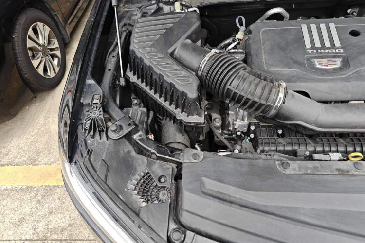 Used Cadillac XT6 2022 2.0T Six-Seater Four-Wheel Drive Luxury Version Engine Bay Right