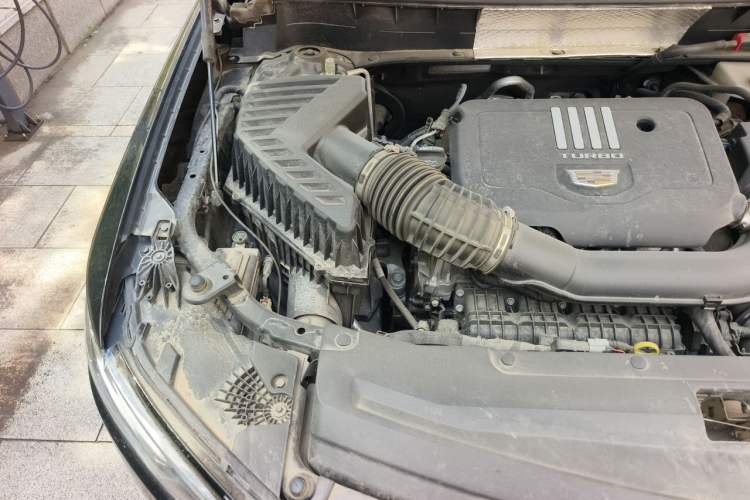 Used Cadillac XT6 2022 2.0T Six-Seater Four-Wheel-Drive Luxury Version Engine Bay Right