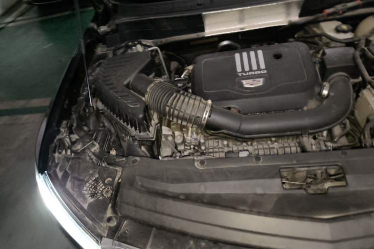 Used Cadillac XT6 2022 2.0T 7-Seater Four-Wheel Drive Luxury Version Engine Bay Right