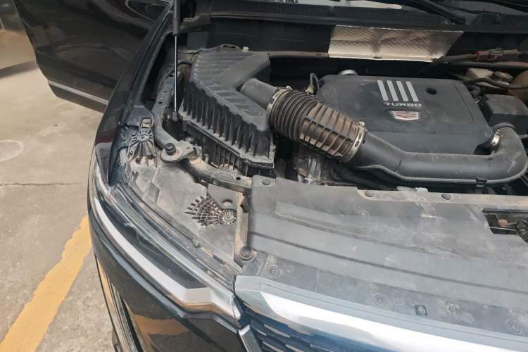 Used Cadillac XT6 2022 2.0T Six-Seater Four-Wheel Drive Luxury Version Engine Bay Right