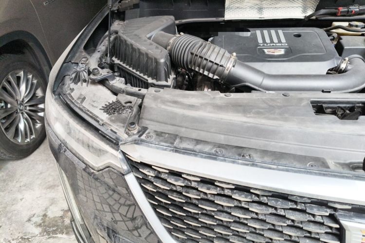 Used Cadillac XT6 2022 2.0T 7-Seater Four-Wheel Drive Luxury Standard Edition Engine Bay Right