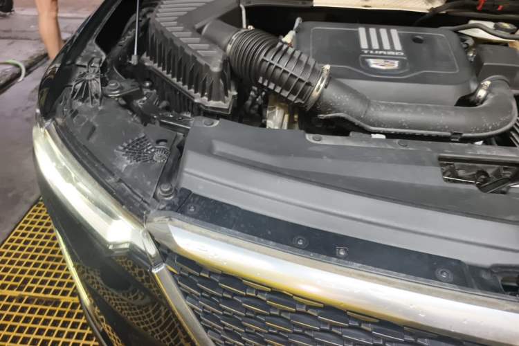 Used Cadillac XT6 2022 2.0T Six-Seater Four-Wheel-Drive Luxury Standard Edition Engine Bay Right