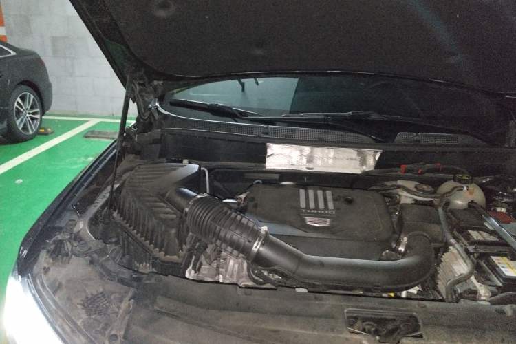 Used Cadillac XT6 2022 2.0T Six-Seater Four-Wheel Drive Luxury Version Engine Bay Right