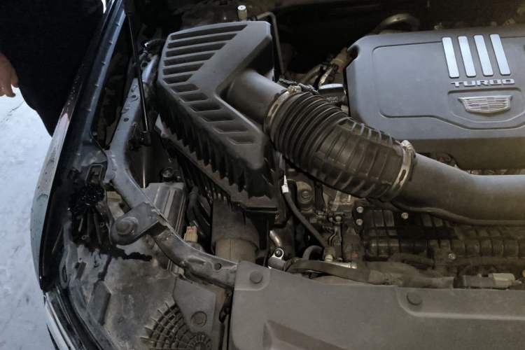 Used Cadillac XT6 2022 2.0T Six-Seater Four-Wheel Drive Luxury Version Engine Bay Right
