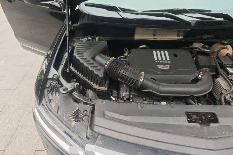 Used Cadillac XT6 2022 2.0T Six-Seater Four-Wheel Drive Luxury Version Engine Bay Right