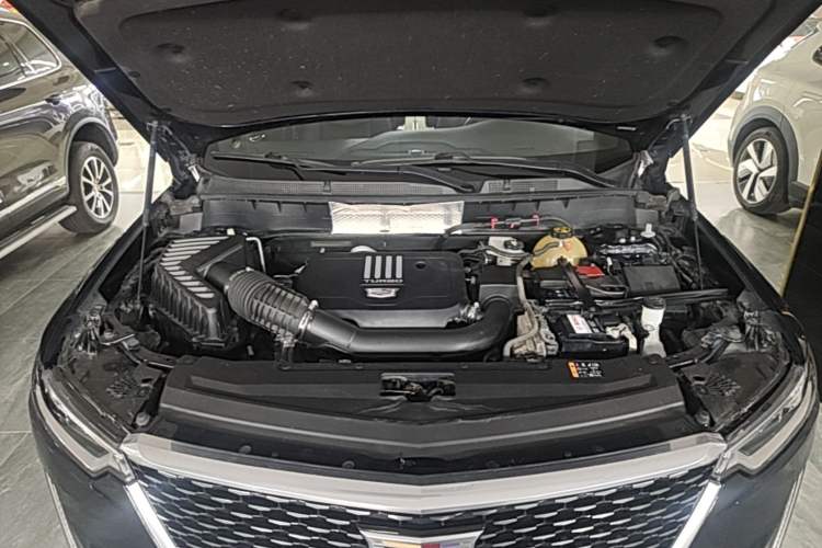 Used Cadillac XT6 2022 2.0T Six-Seater Two-Wheel-Drive Luxury Version Engine Bay