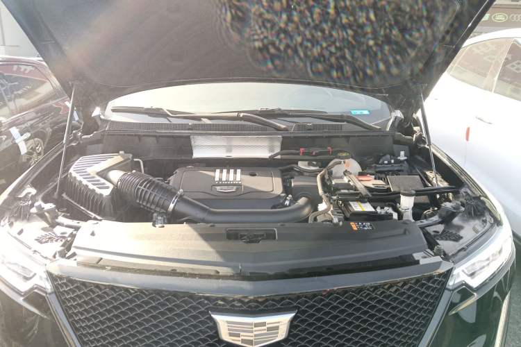 Used Cadillac XT6 2022 2.0T Six-Seater Four-Wheel Drive Luxury Version Engine Bay