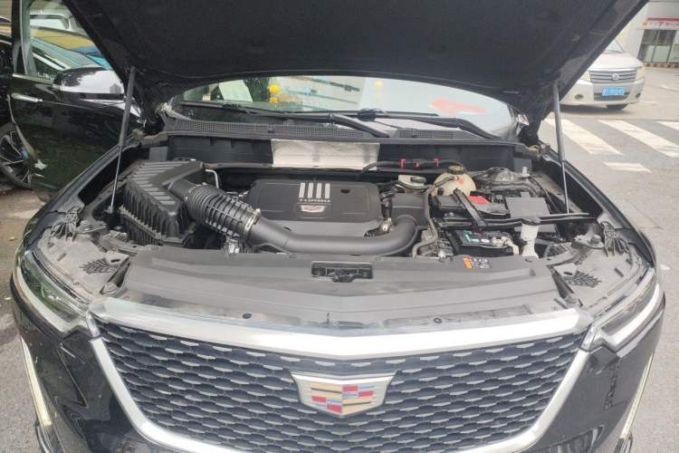 Used Cadillac XT6 2022 2.0T Six-Seater Four-Wheel-Drive Luxury Standard Edition Engine Bay
