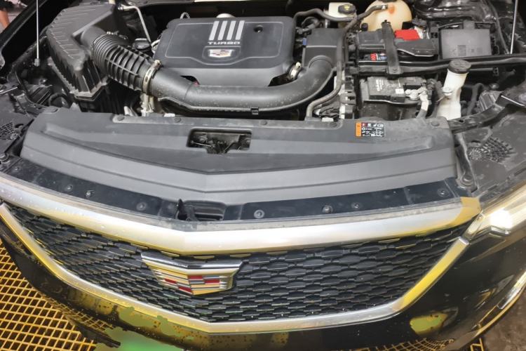 Used Cadillac XT6 2022 2.0T Six-Seater Four-Wheel-Drive Luxury Standard Edition Engine Bay