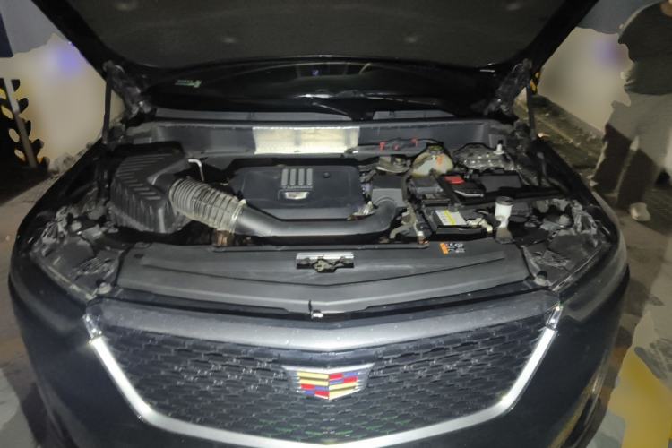 Used Cadillac XT6 2022 2.0T Six-Seater Two-Wheel-Drive Luxury Version Engine Bay