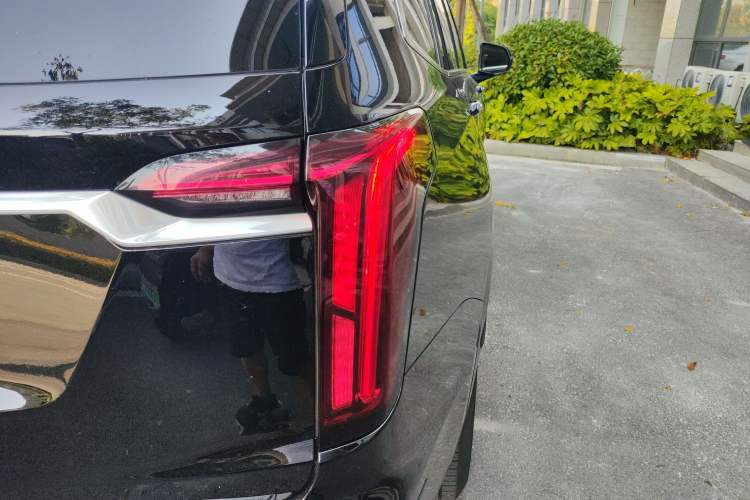 Used Cadillac XT6 2022 2.0T 7-Seater Four-Wheel-Drive Luxury Version Exterior 1