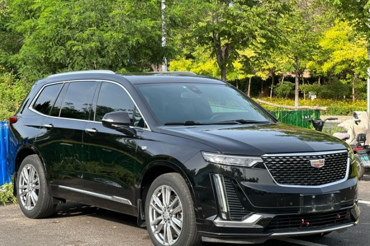 Used Cadillac XT6 2022 2.0T Six-Seater Two-Wheel-Drive Luxury Version Exterior 2
