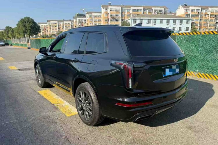 Used Cadillac XT6 2022 2.0T Six-Seater Four-Wheel Drive Luxury Version Exterior 2