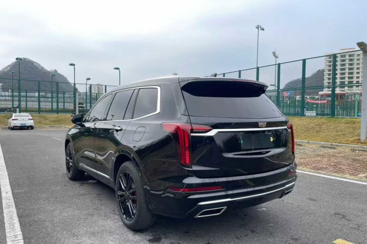 Used Cadillac XT6 2022 2.0T Six-Seater Two-Wheel-Drive Luxury Version Exterior 2