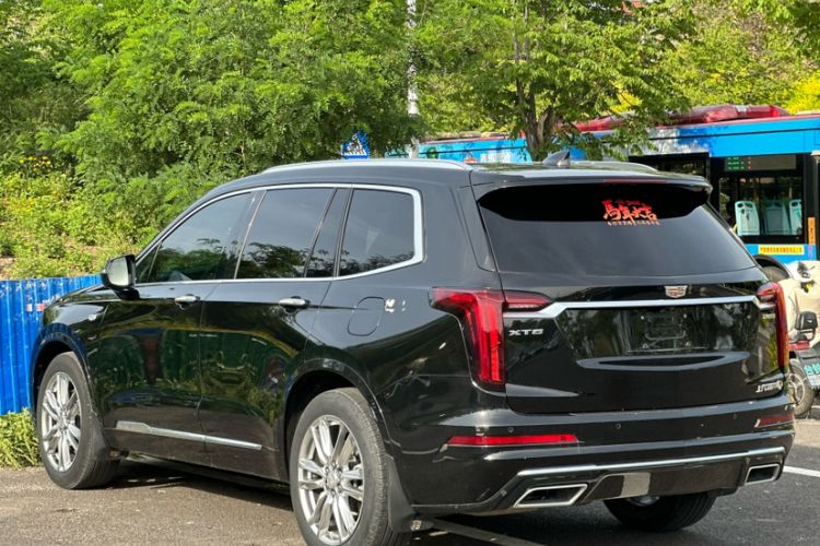 Used Cadillac XT6 2022 2.0T Six-Seater Two-Wheel-Drive Luxury Version Exterior 3