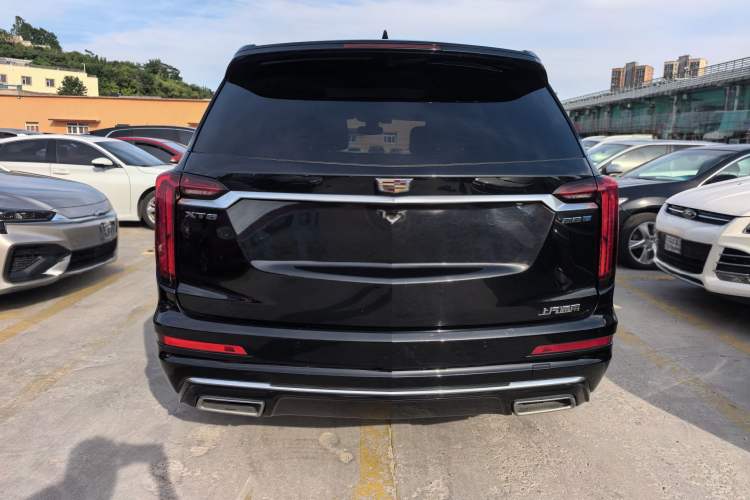 Used Cadillac XT6 2022 2.0T 7-Seater Two-Wheel Drive Luxury Version Exterior 3