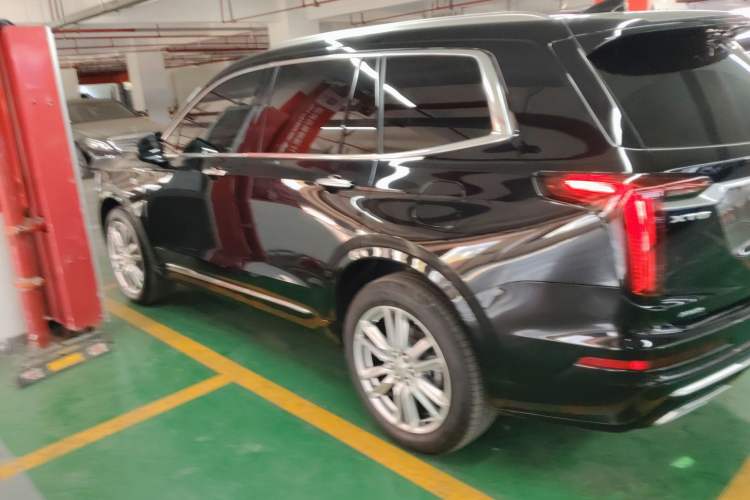 Used Cadillac XT6 2022 2.0T Six-Seater Four-Wheel Drive Luxury Version Exterior 3